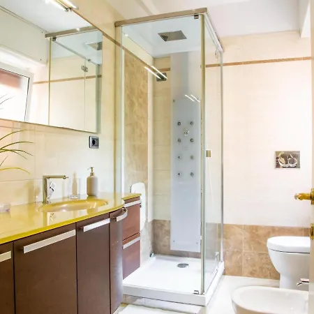 Appartement Appealing In With Sauna Gênes